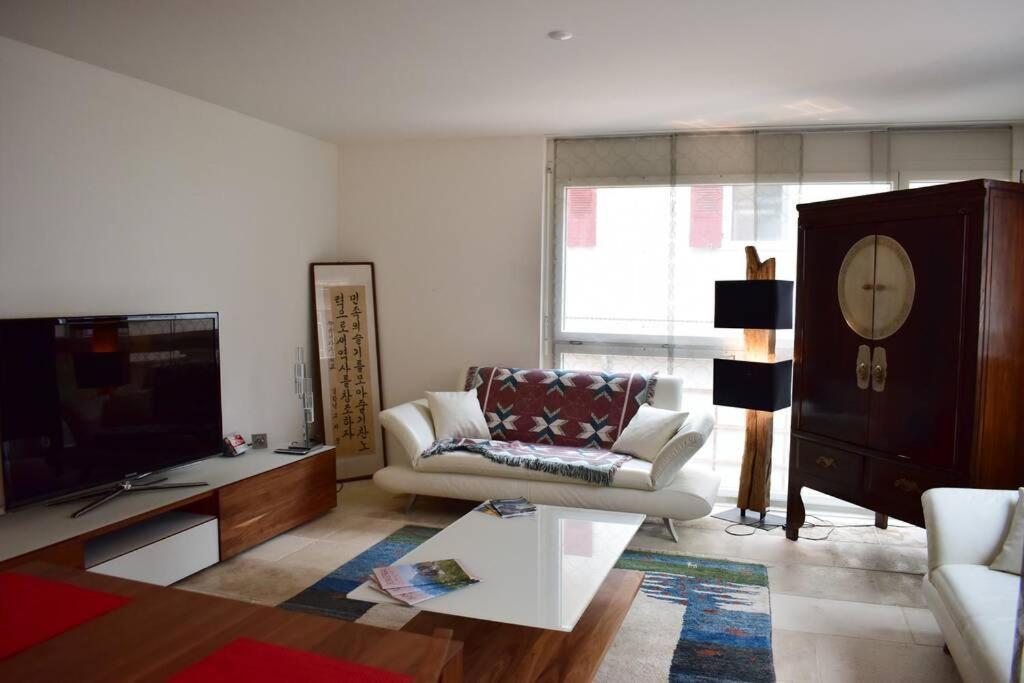 Modern Apartment 모던 펜션 Интерлакен Экстерьер фото